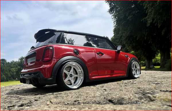 1:18 Mini Cooper S JWC Package 2021 - Red Edition inkl. OVP